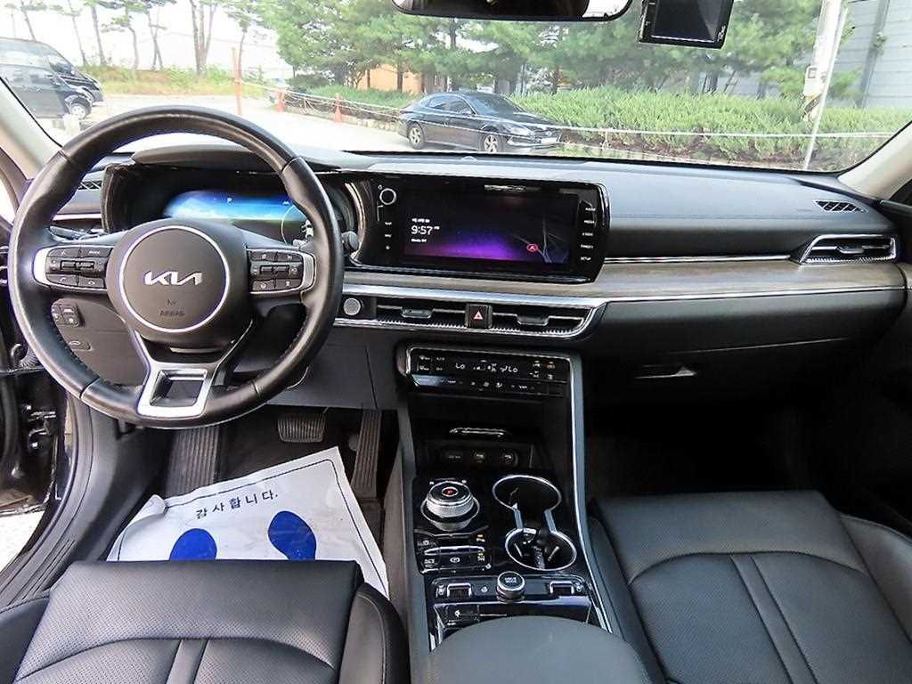 Kia K5 — photo 07