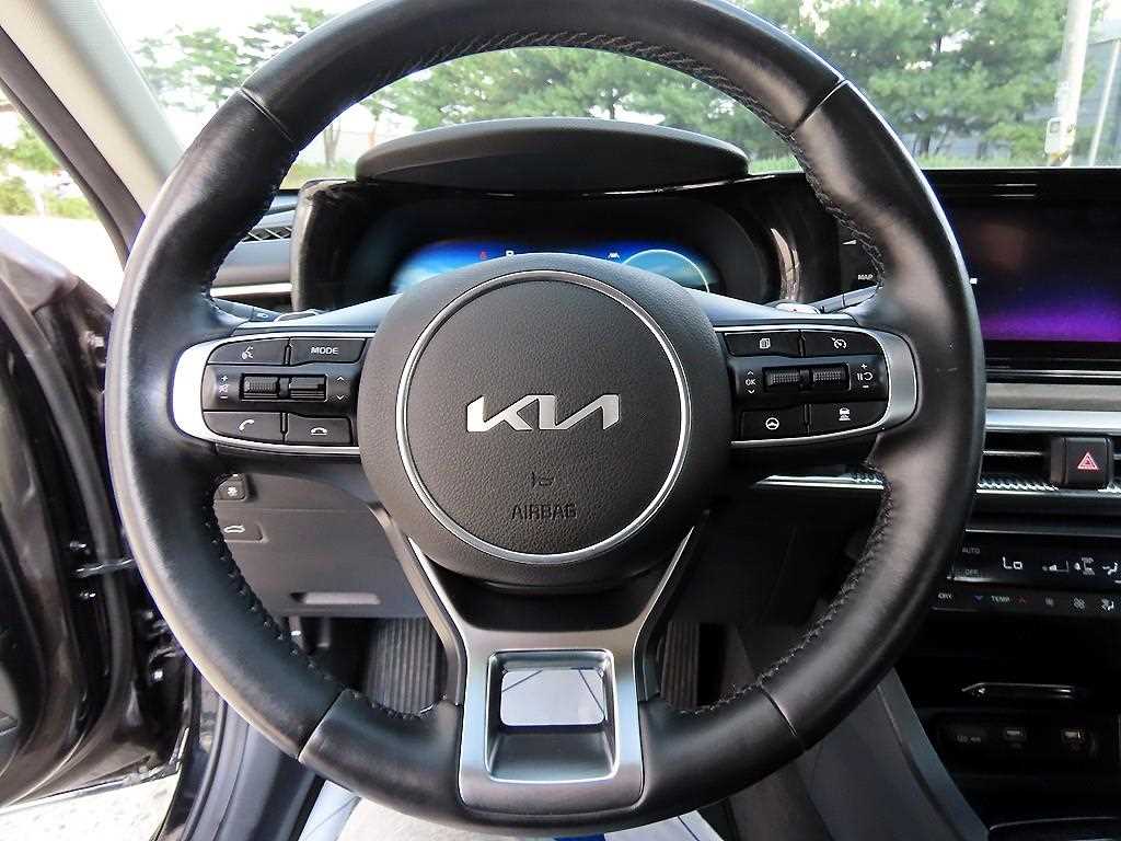 Kia K5 — photo 08
