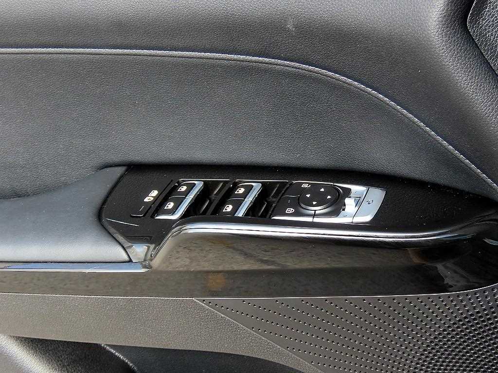 Kia K5 — photo 11