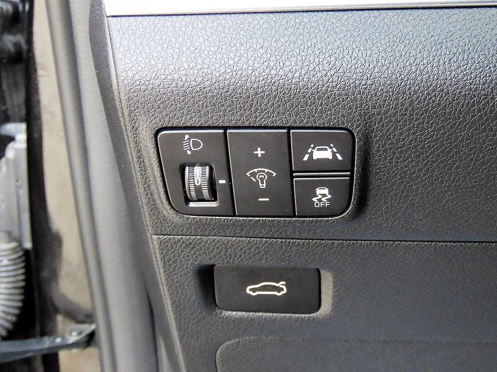 Kia K5 — photo 12