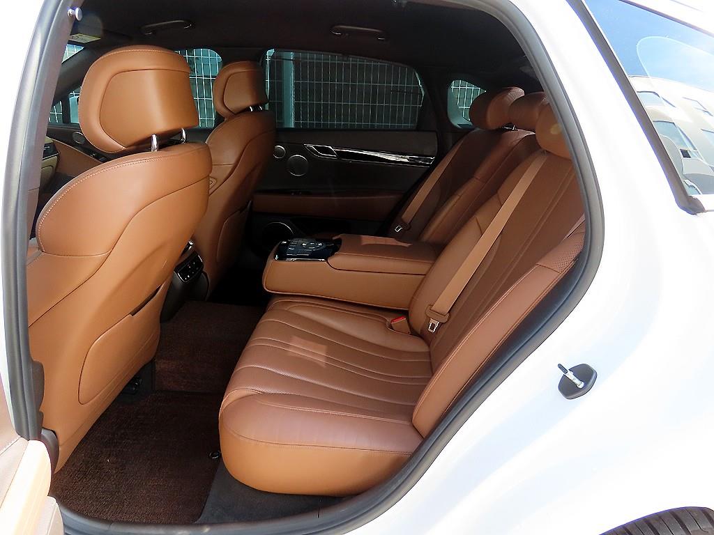Genesis G80 — photo 06