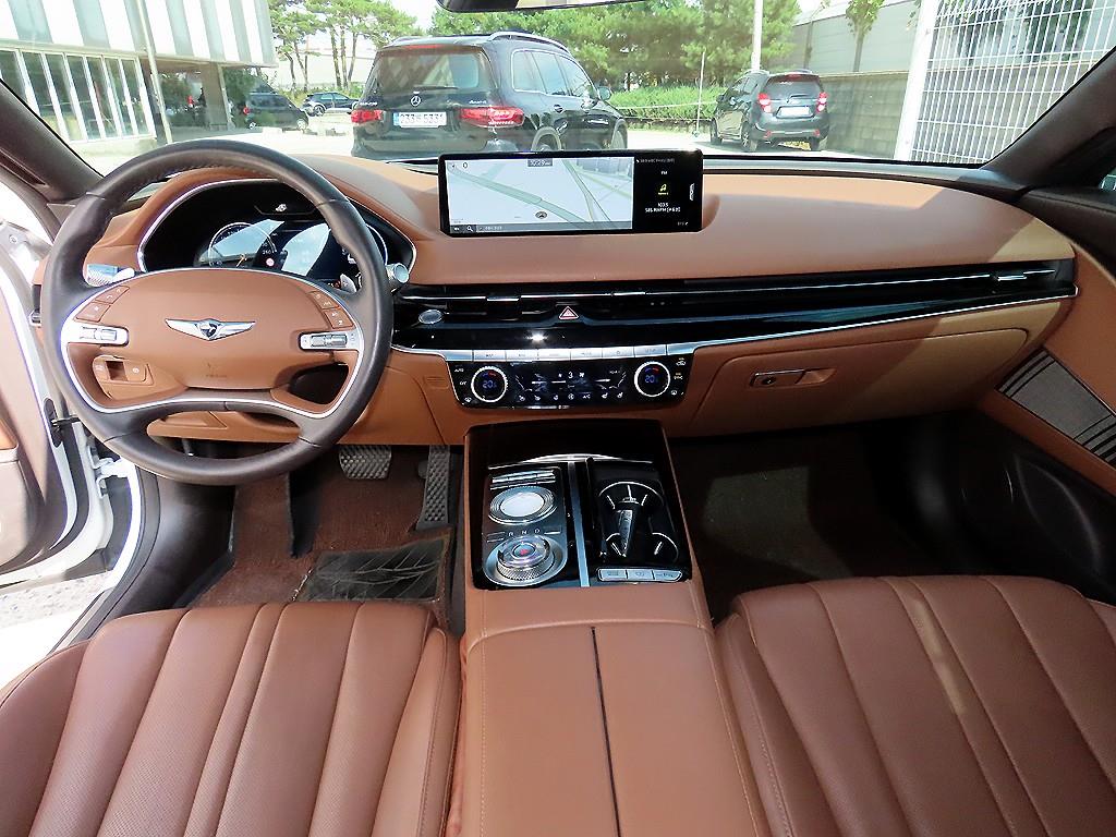 Genesis G80 — photo 07