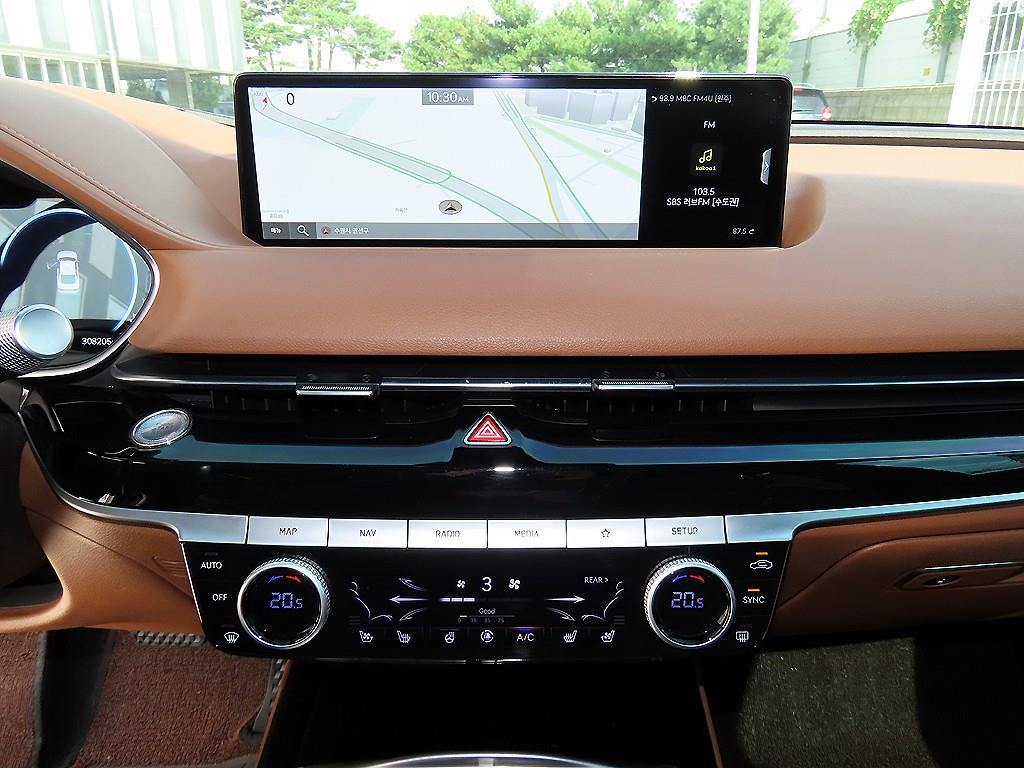Genesis G80 — photo 14