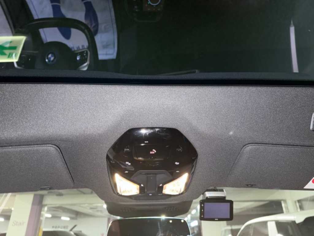 BMW iX — photo 16