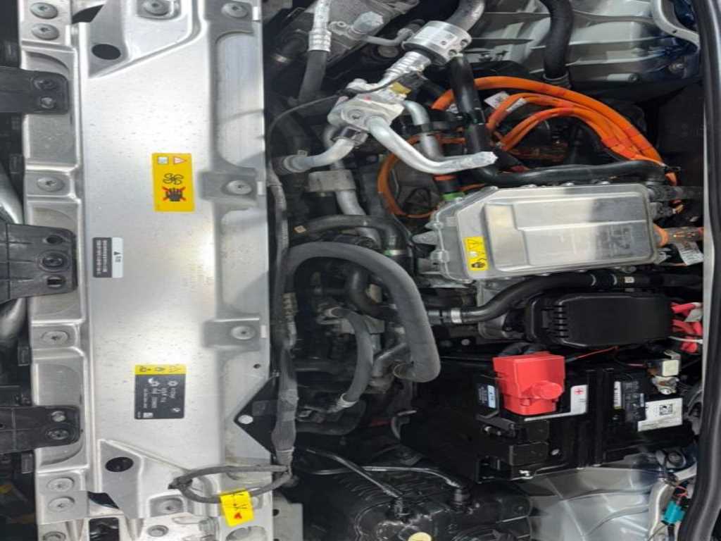BMW iX — photo 19
