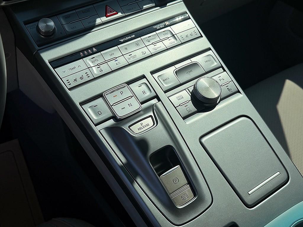 Hyundai Nexo — photo 11