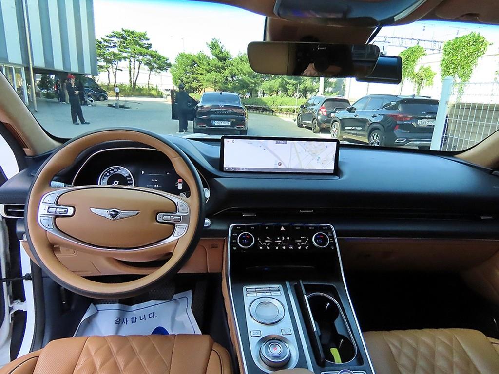 Genesis GV80 — photo 07