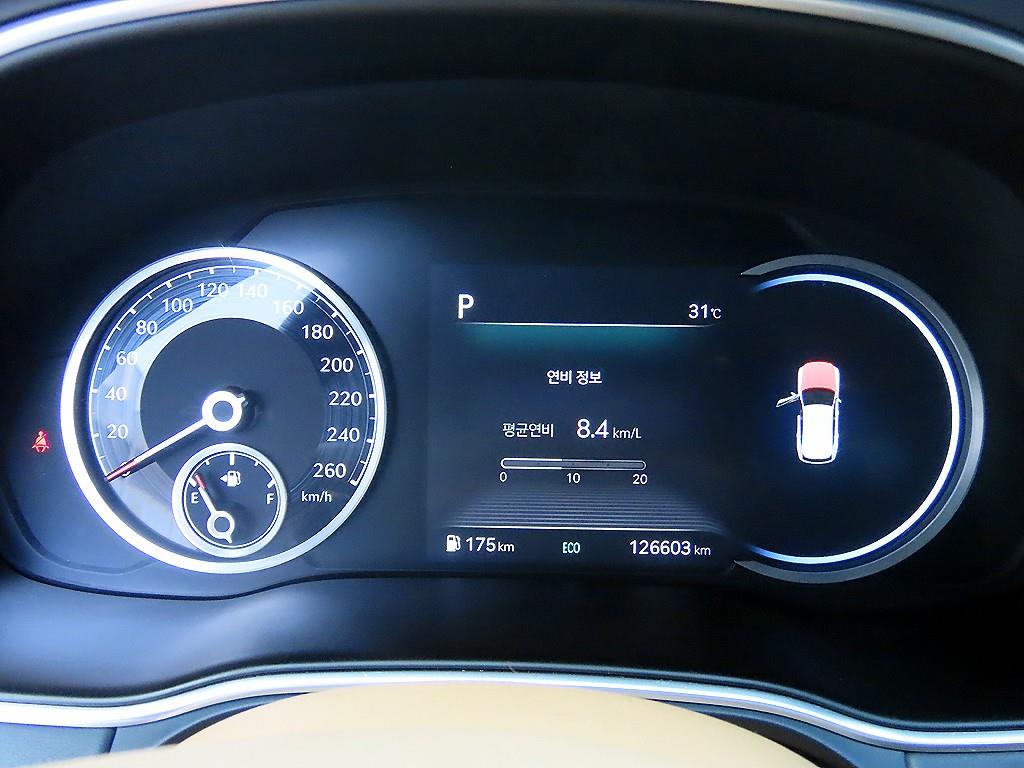 Genesis GV80 — photo 09