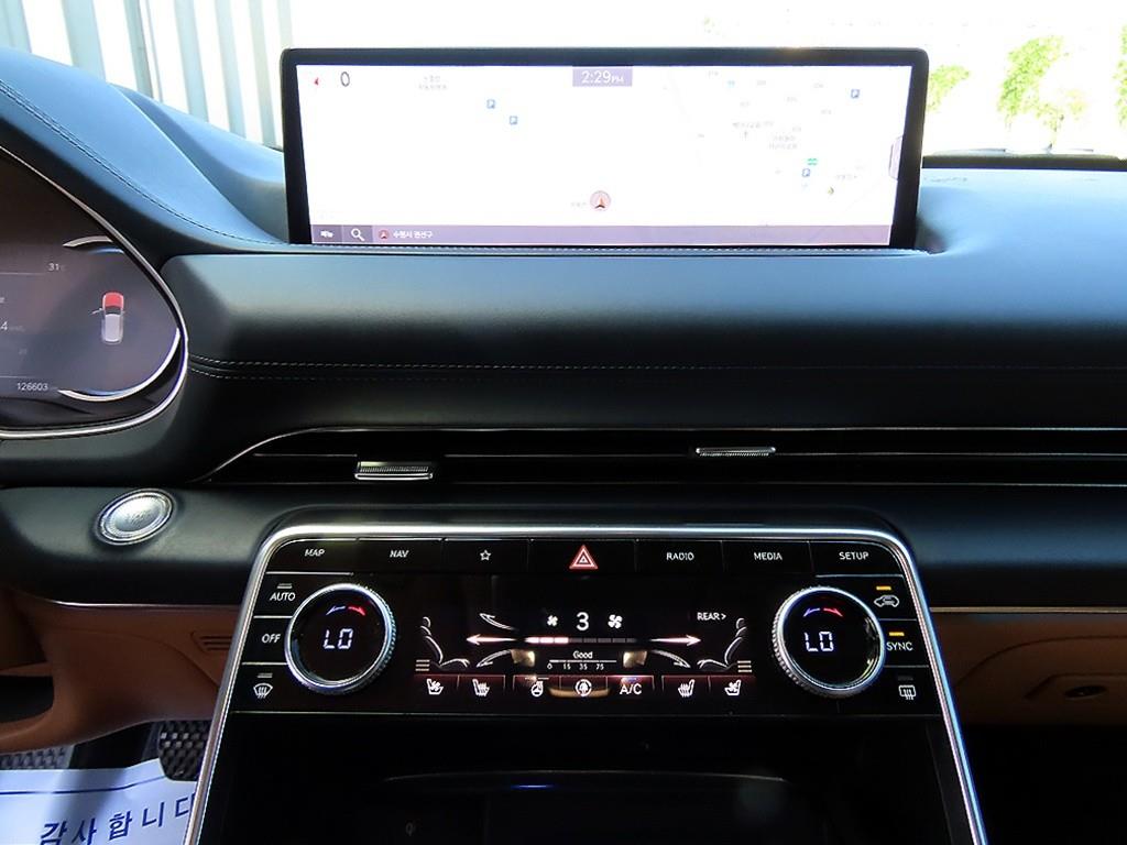 Genesis GV80 — photo 13