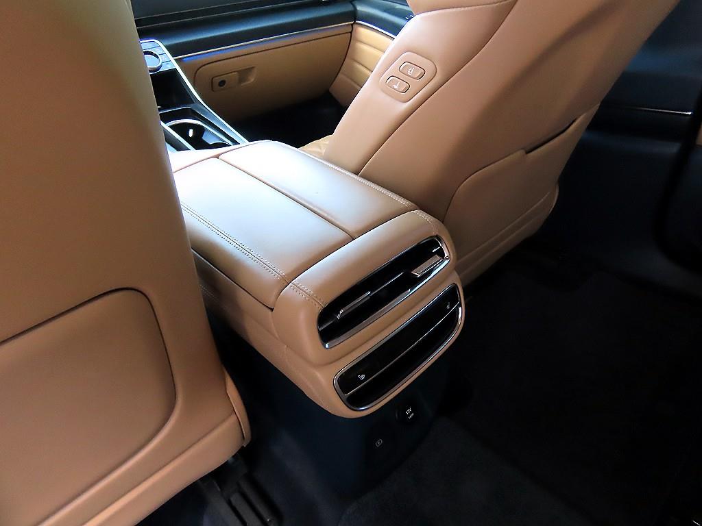Genesis GV80 — photo 16