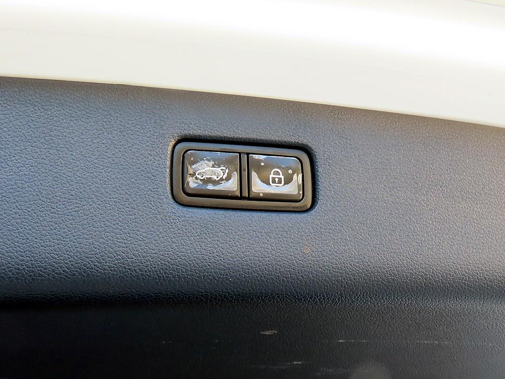 Genesis GV80 — photo 17