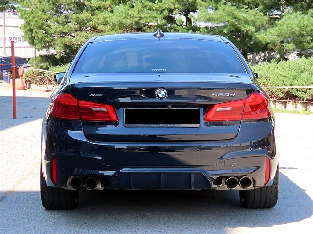 BMW 5-Series — photo 04