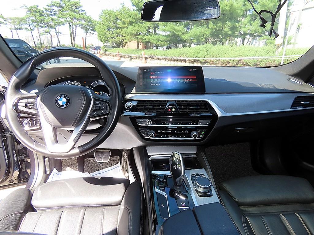 BMW 5-Series — photo 07