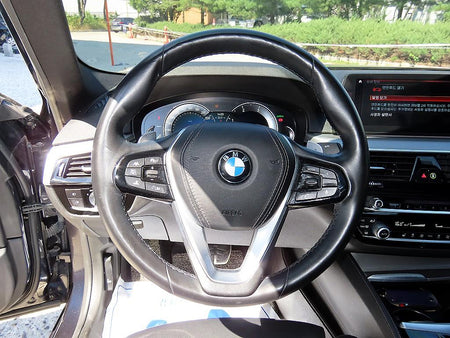 BMW 5-Series — photo 08