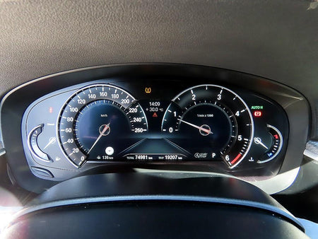 BMW 5-Series — photo 09