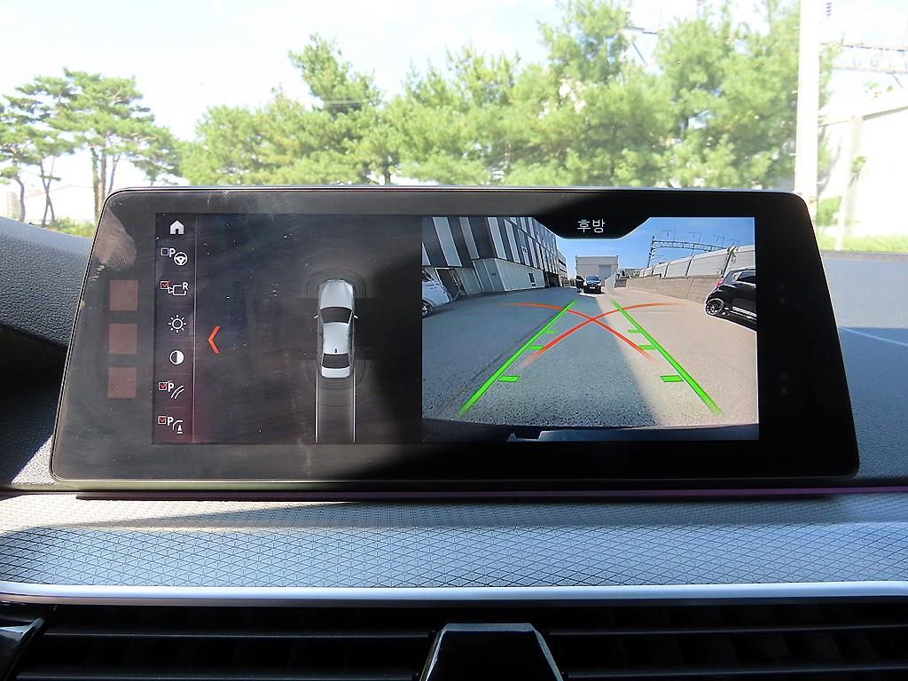 BMW 5-Series — photo 15