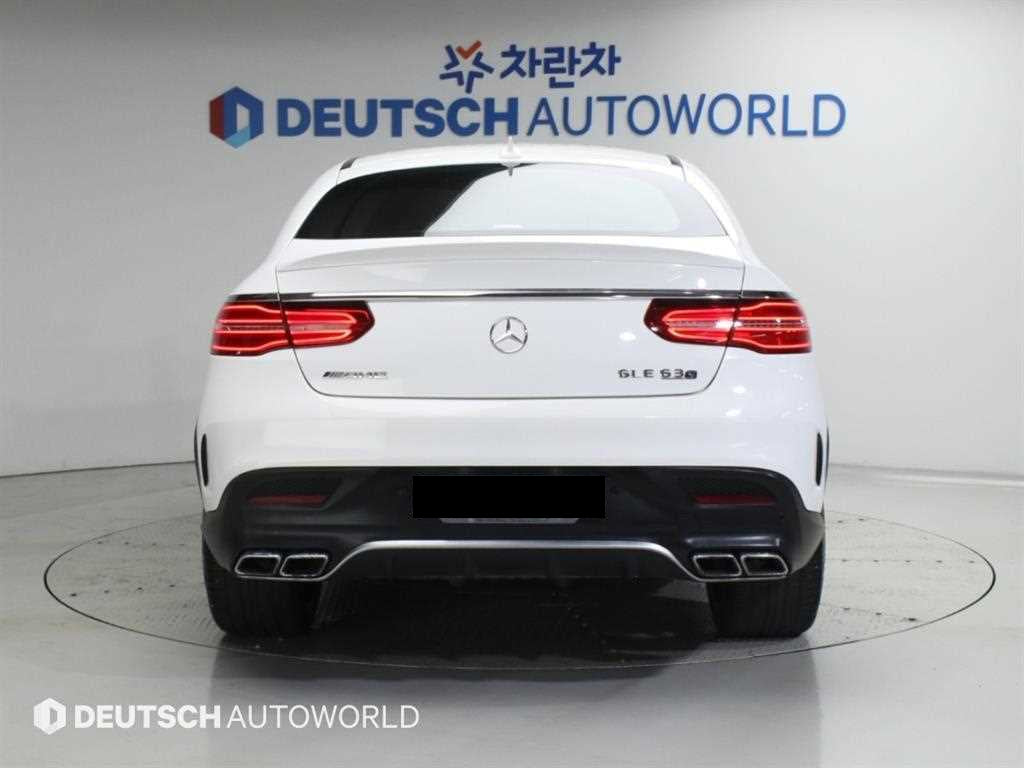 Mercedes-Benz GLE-Class — photo 05