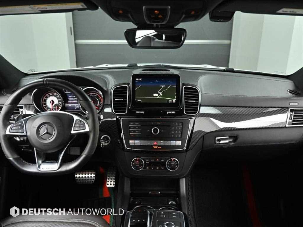 Mercedes-Benz GLE-Class — photo 10