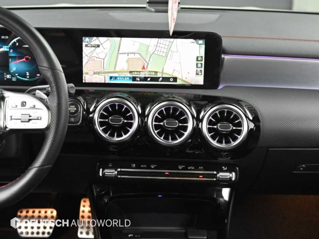 Mercedes-Benz CLA-Class — photo 09
