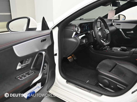 Mercedes-Benz CLA-Class — photo 11