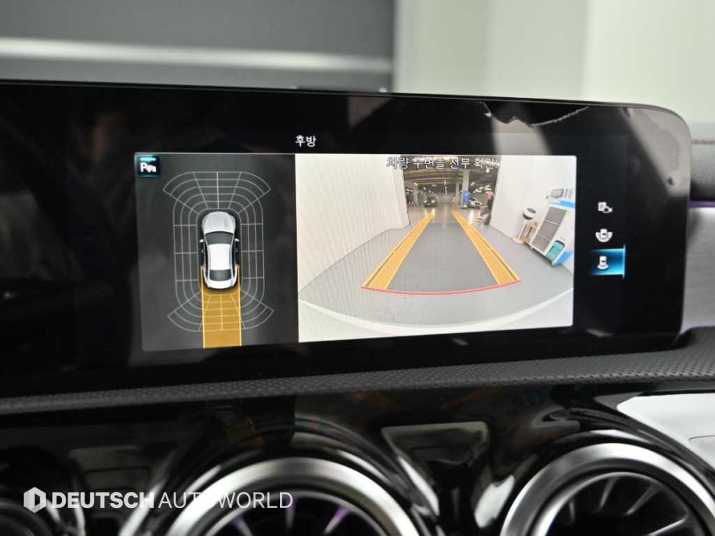 Mercedes-Benz CLA-Class — photo 16