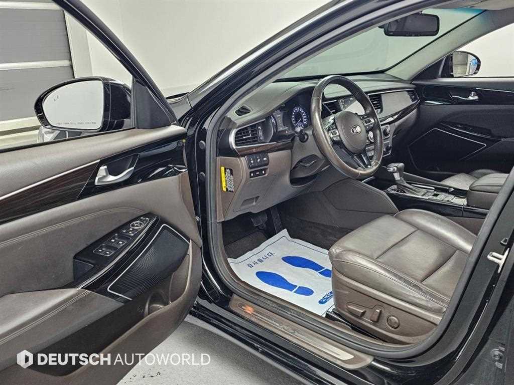 Kia K7 — photo 11