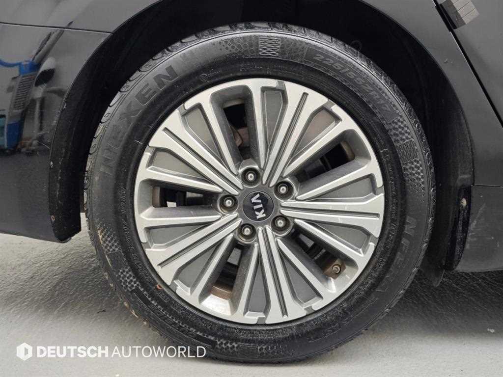 Kia K7 — photo 20