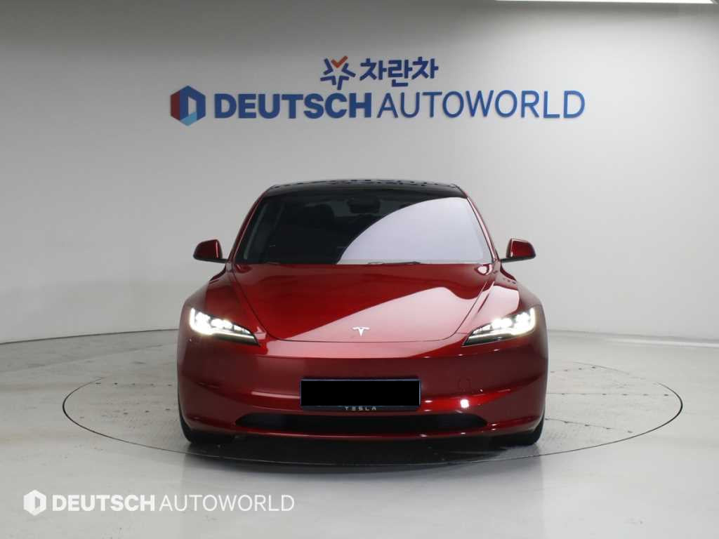 Tesla Model 3 — photo 03