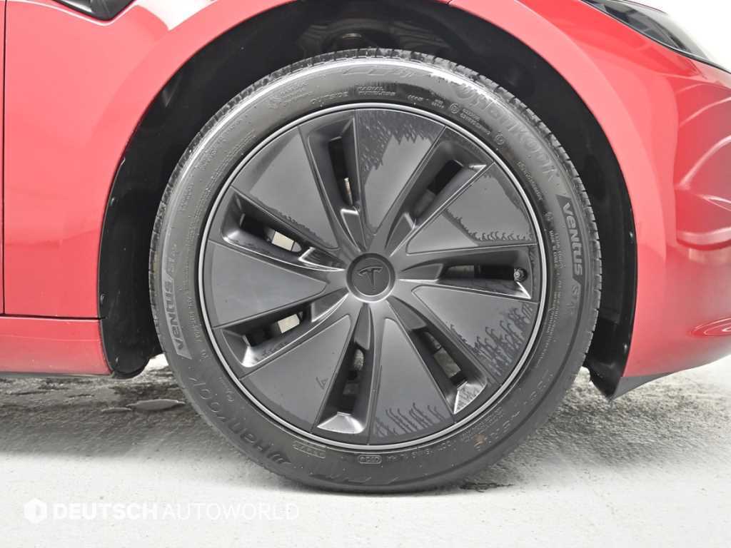 Tesla Model 3 — photo 05