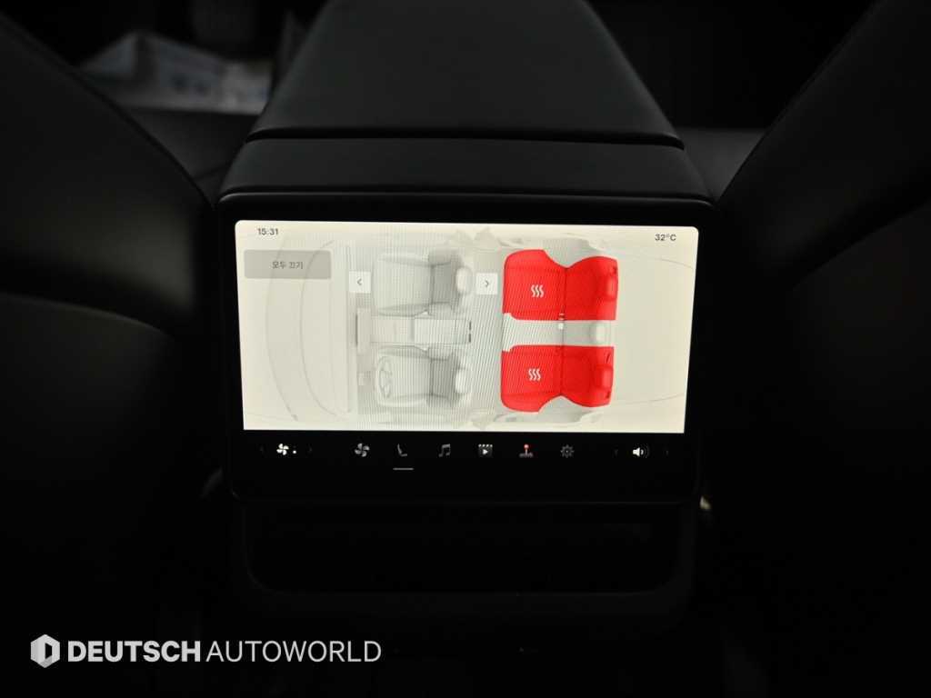 Tesla Model 3 — photo 16