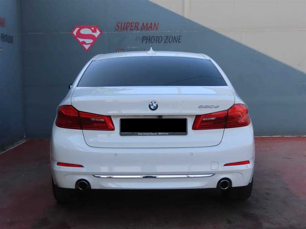BMW 5-Series — photo 04