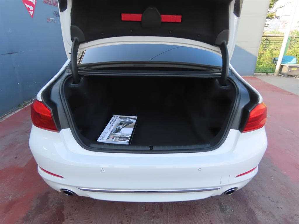 BMW 5-Series — photo 05