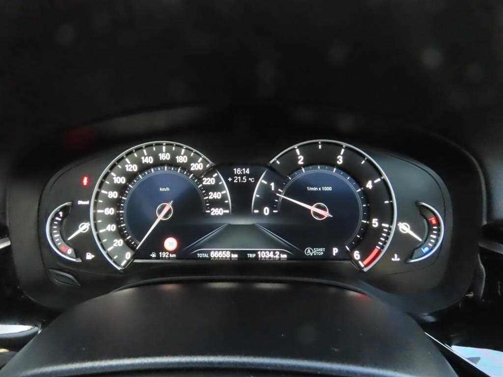 BMW 5-Series — photo 10