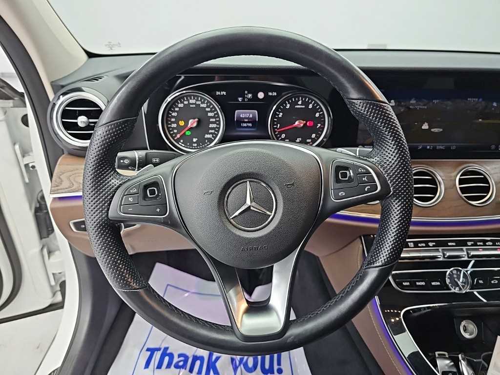 Mercedes-Benz E-Class — photo 09