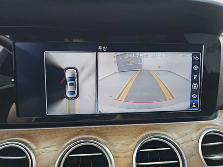 Mercedes-Benz E-Class — photo 16