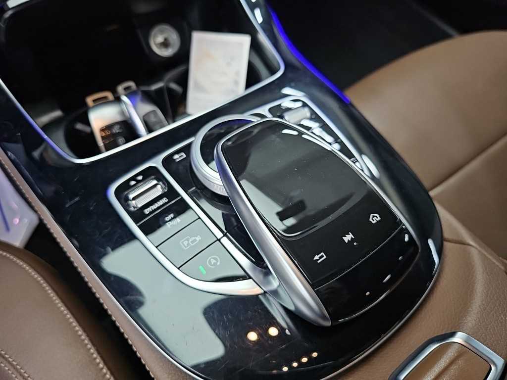 Mercedes-Benz E-Class — photo 17