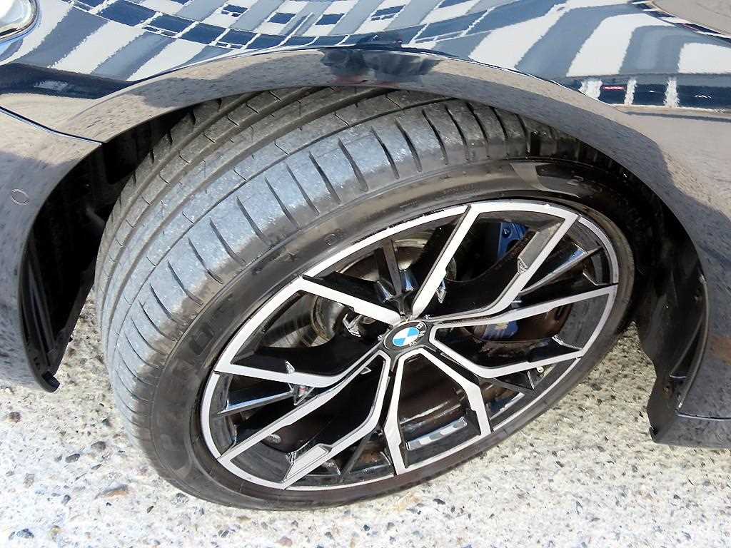 BMW 5-Series — photo 20