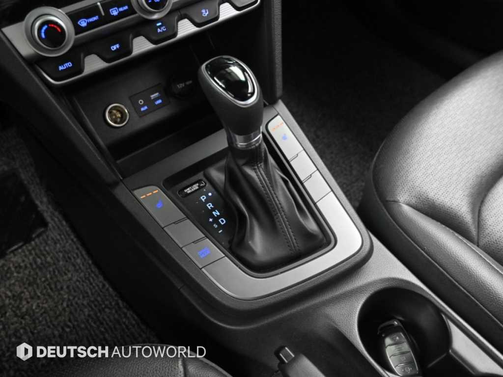 Hyundai Avante — photo 09