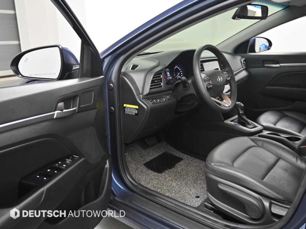Hyundai Avante — photo 11