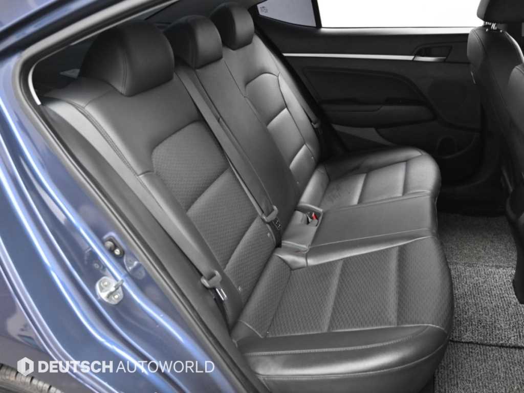 Hyundai Avante — photo 12