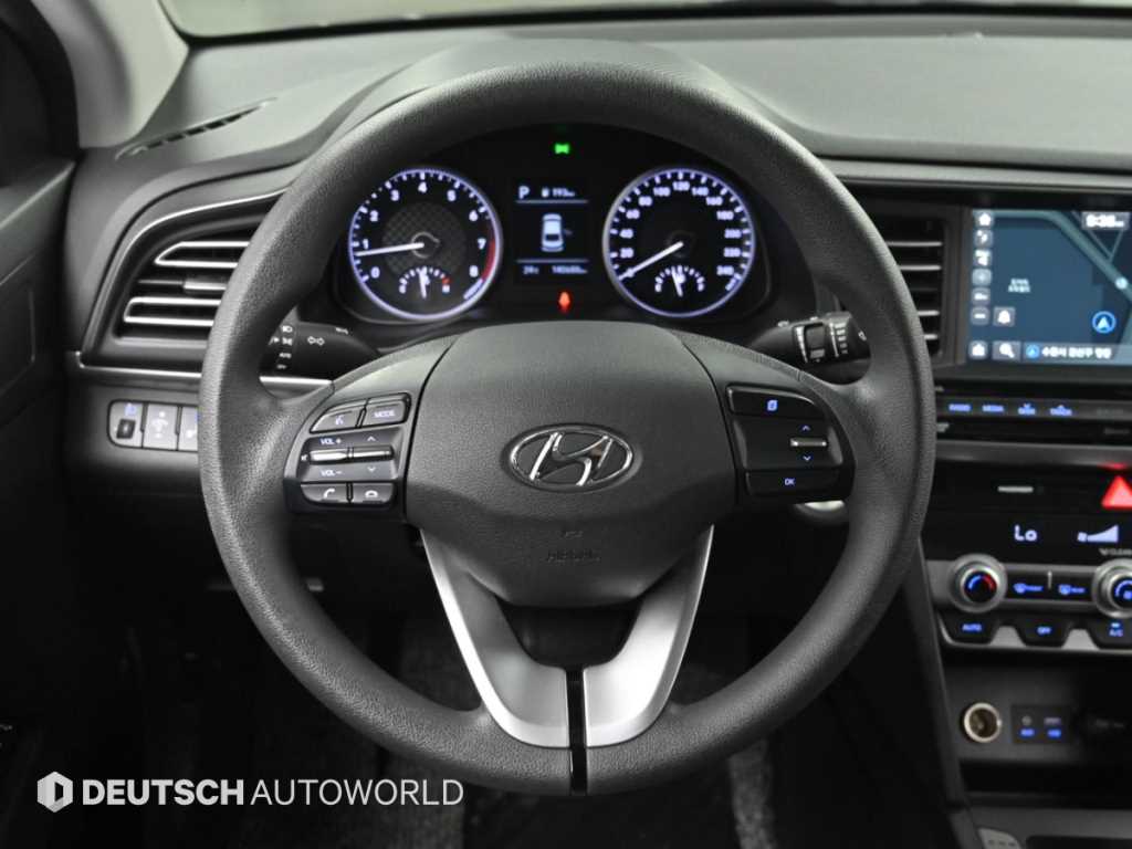 Hyundai Avante — photo 13