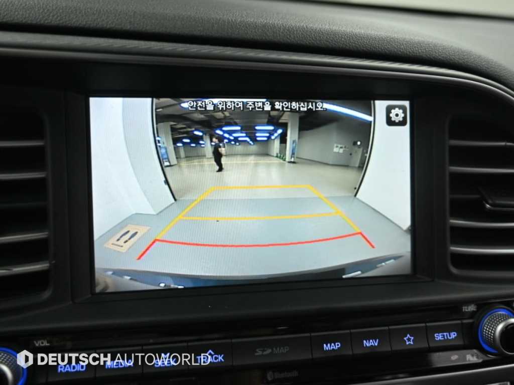 Hyundai Avante — photo 15
