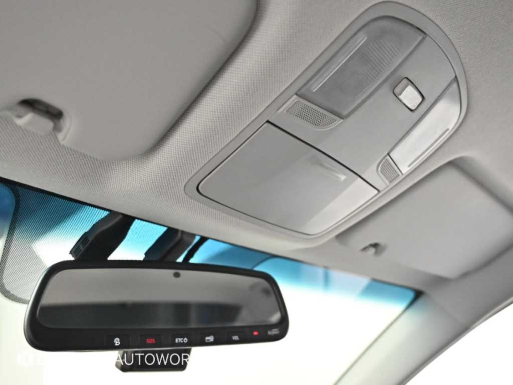 Hyundai Avante — photo 18