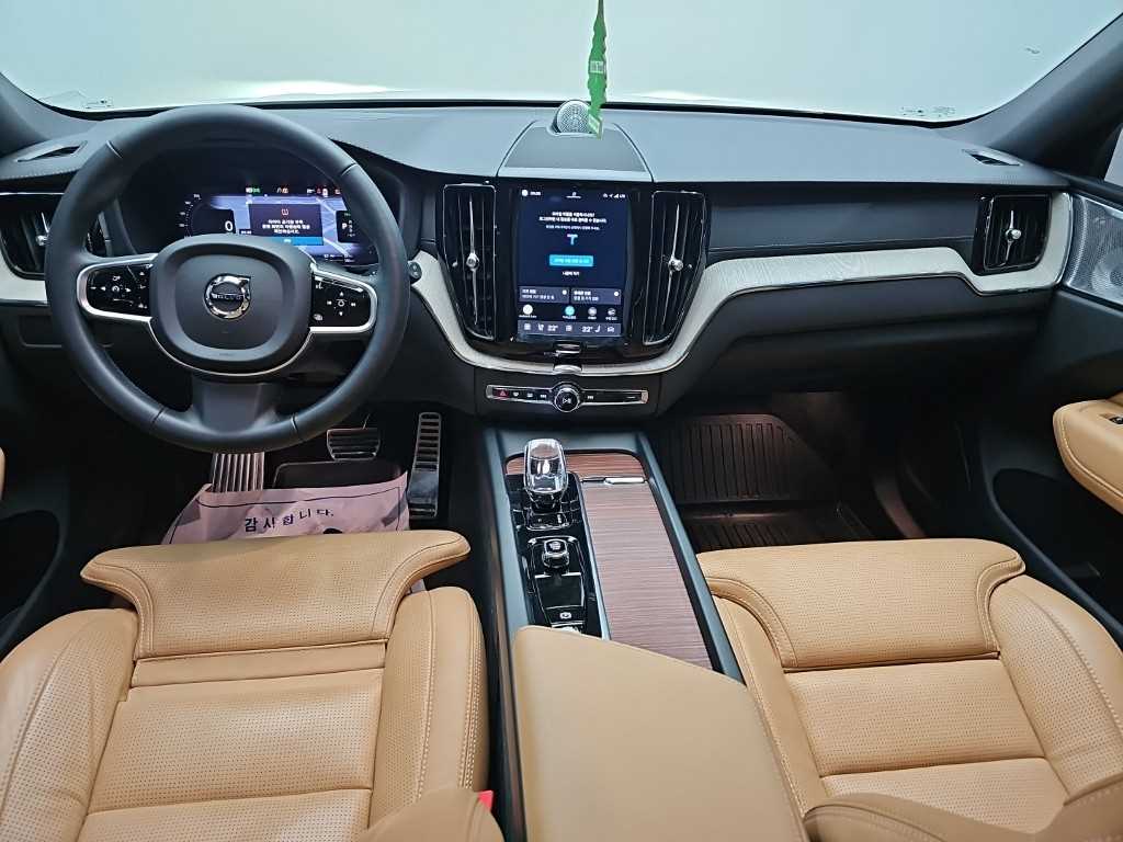 Volvo XC60 — photo 07