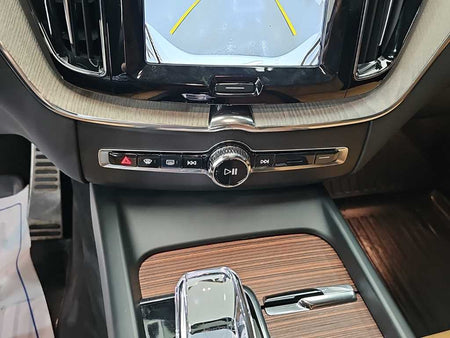 Volvo XC60 — photo 10