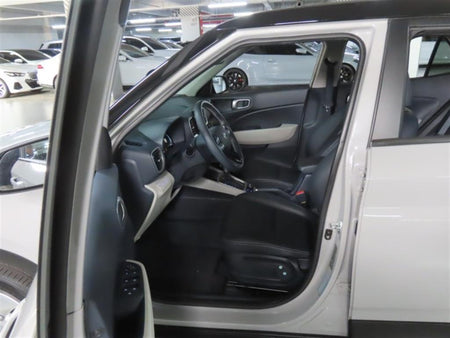 Hyundai Venue — photo 13
