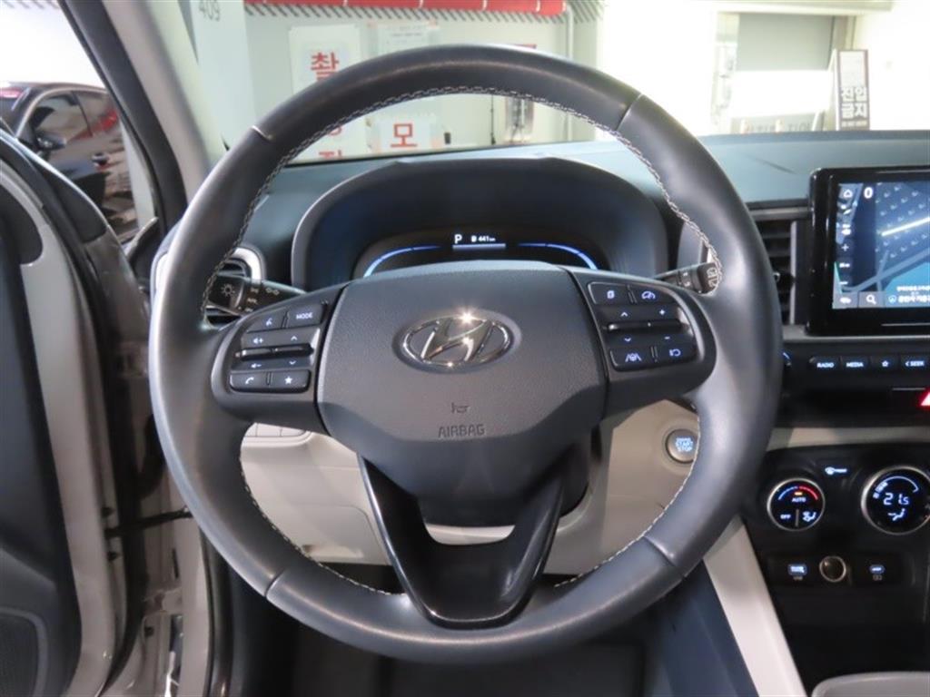 Hyundai Venue — photo 15