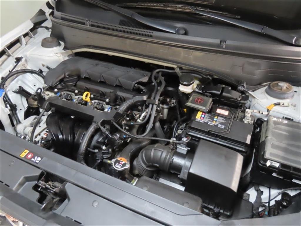 Hyundai Venue — photo 20