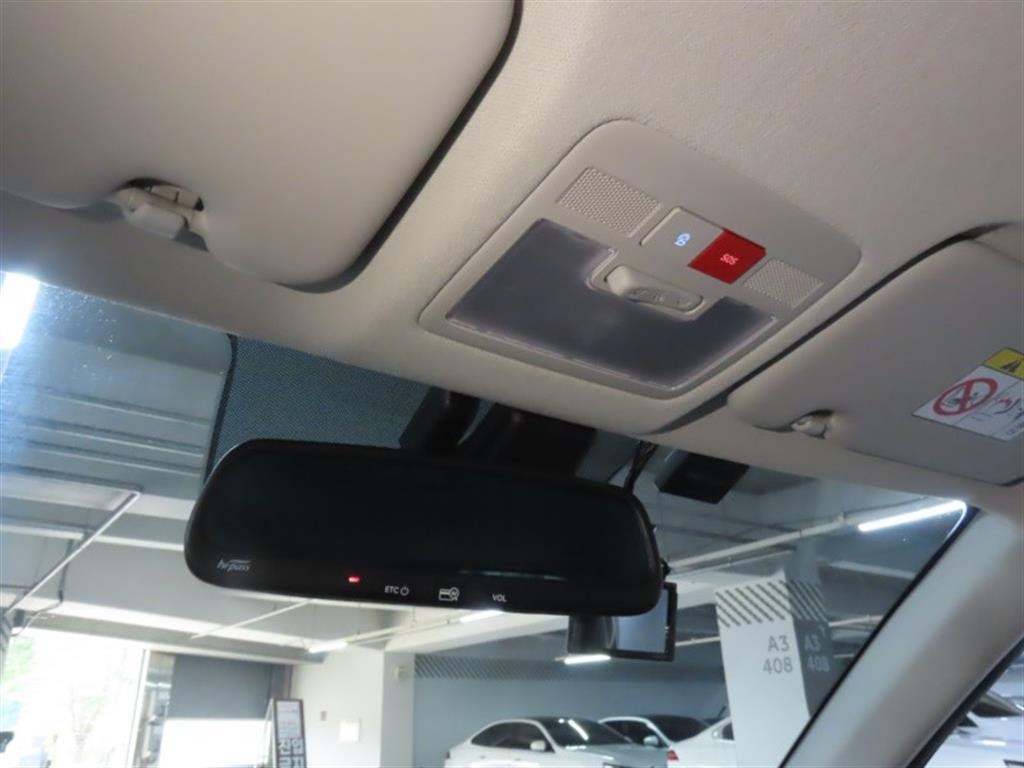 Hyundai Venue — photo 10
