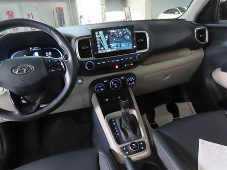 Hyundai Venue — photo 16